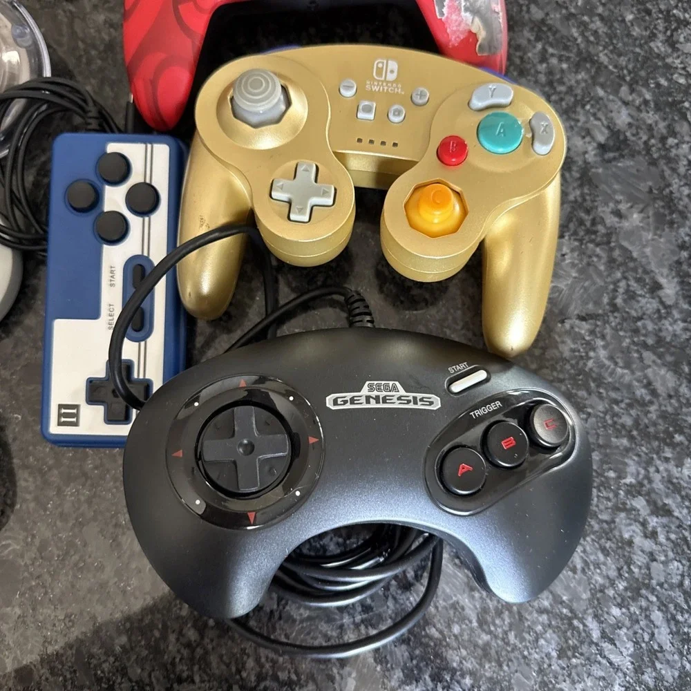 Lot Of 19 Controllers Xbox/360, PS, Sega, Generic Untested, Parts/Repairs Only